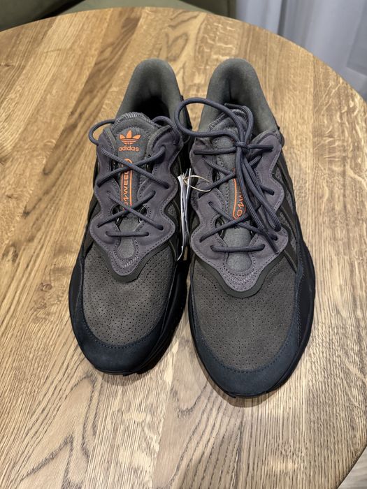 Кросівки Adidas Ozweego US11,5