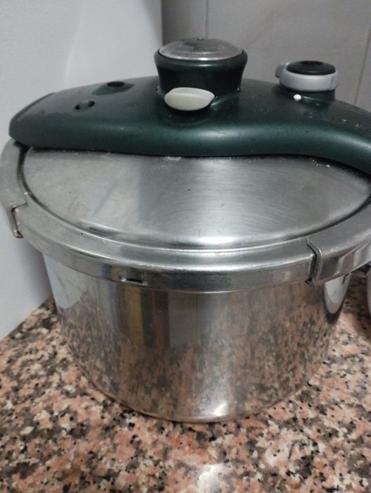 Vendo panela de pressão Francesa