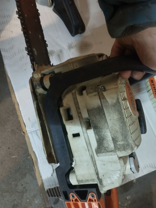 Piła spalinowa Stihl w dobrym stanie, widoczna na zdjęciach