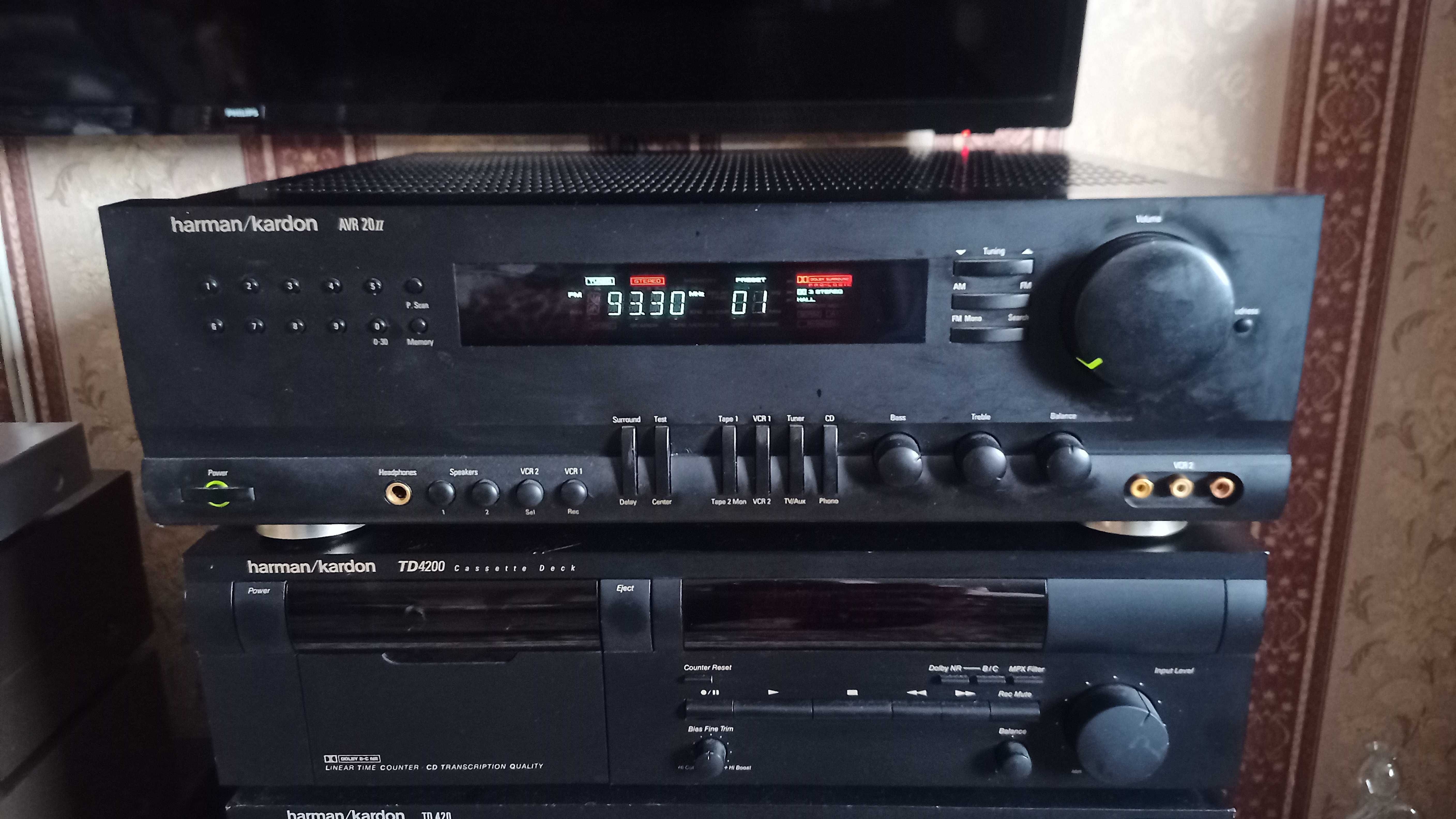 Ресівер HARMANKARDON AVR-20 II з пультом ДУ.