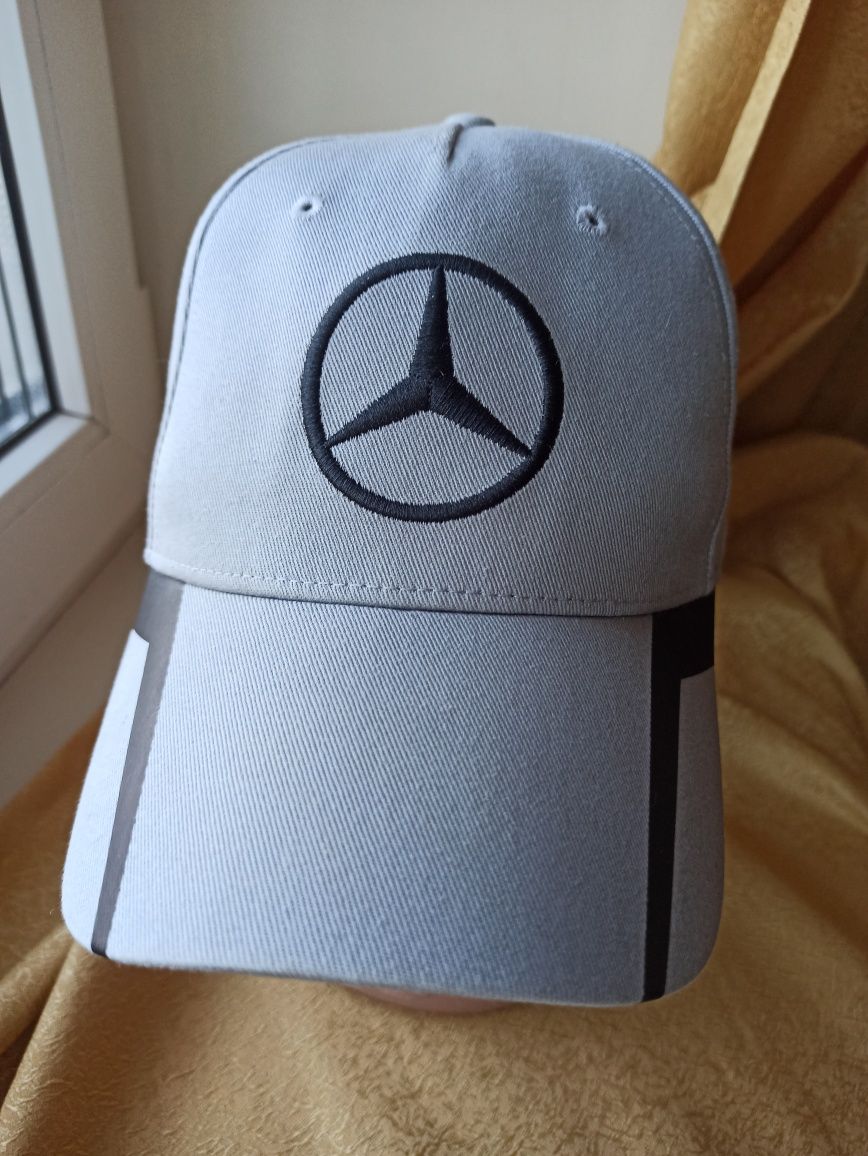 Кепка Mercedes AMG PETRONAS formula one.