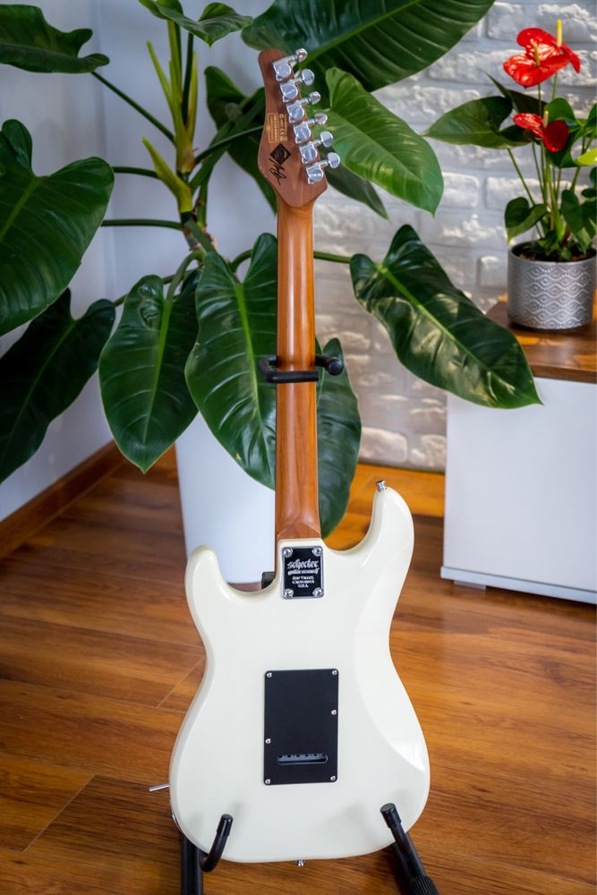 Schecter traditional Nick Johnston - stalowe progi