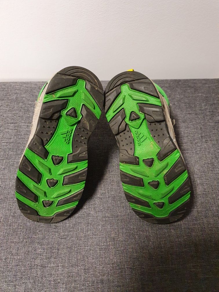 Buty chłopięce adidas r.27 na wczesną wiosnę