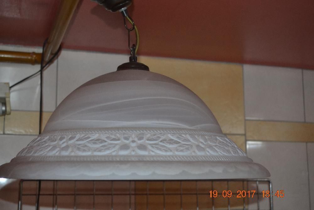 lampa wisząca do kuchni salonu