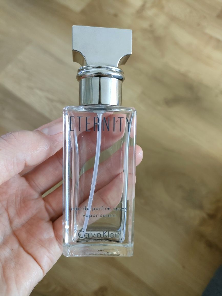 Buteleczka po perfumach Eternity