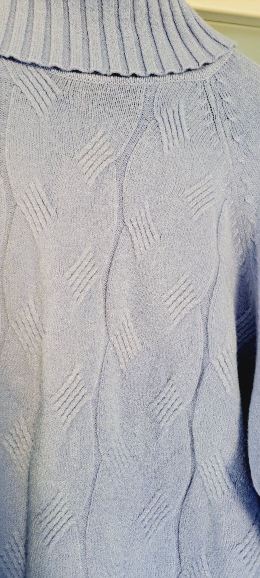 Sweter z golfem L nowy