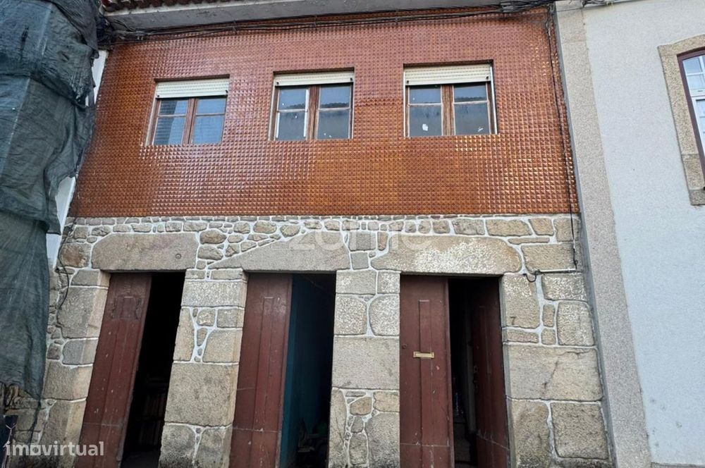 Moradia T7 - centro histórico da vila - junto ao Mosteiro