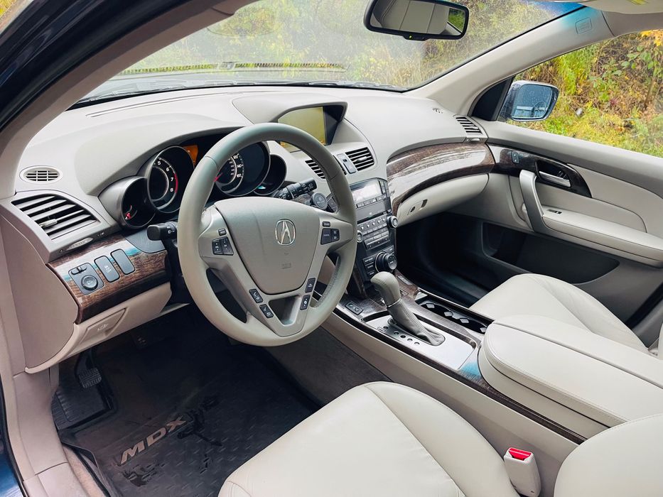 Acura MDX семь мест полная комплектация