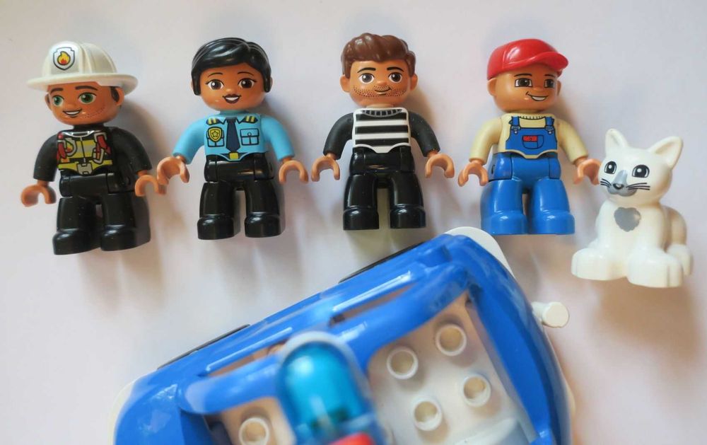 Ludziki LEGO Duplo interaktywny samochód i kot