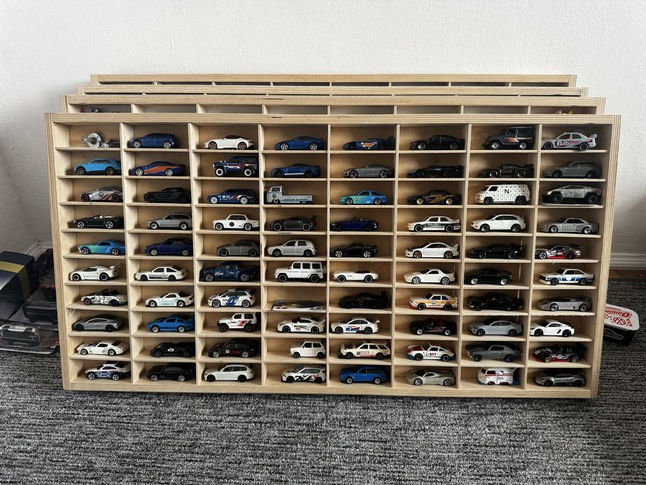 Kolekcja hot wheels prawie 320 sztuk