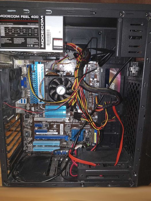 PC AMD Phenom II X4 / ASUS M4A89GTD / 14 GB RAM / SSD 120 GB / Win 10