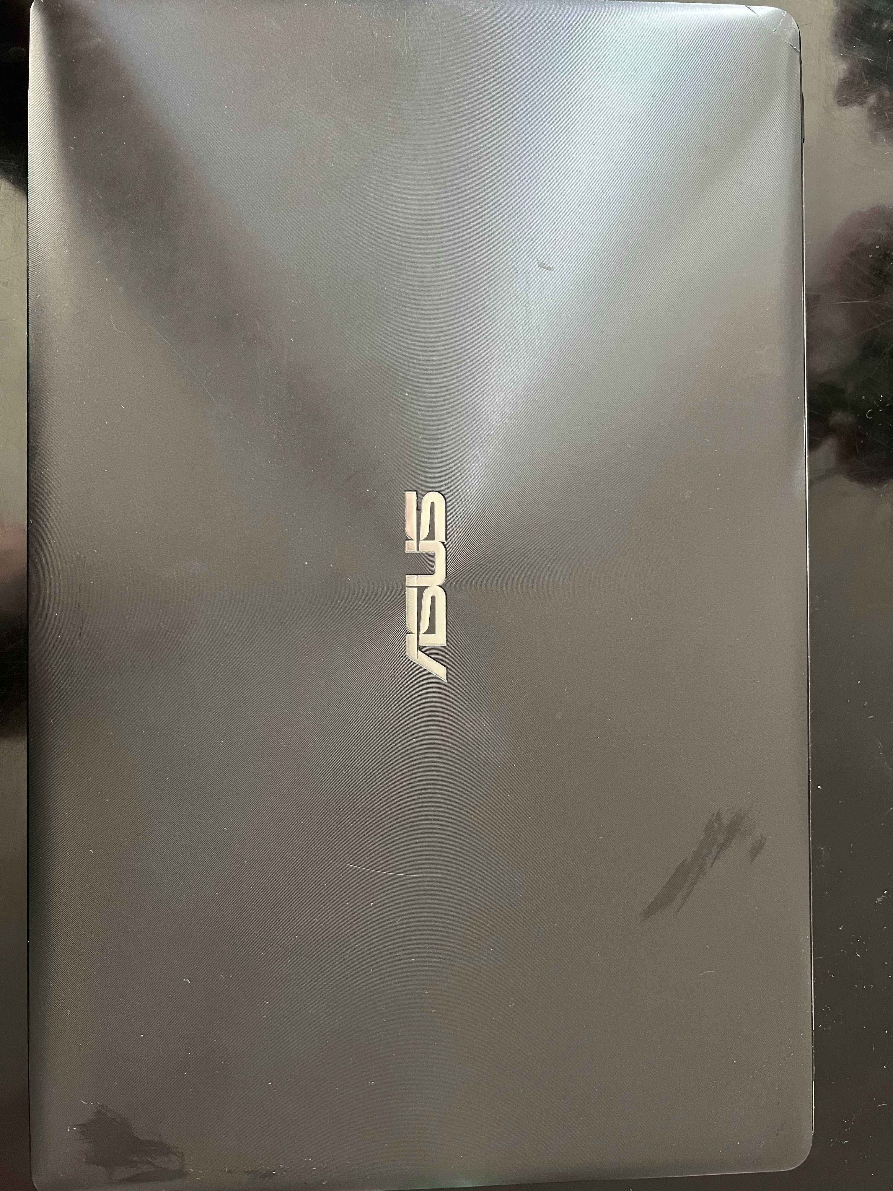 Laptop ASUS x550v/i5-3230M/RAM 4gb/HDD 750gb/GeForce GT740M