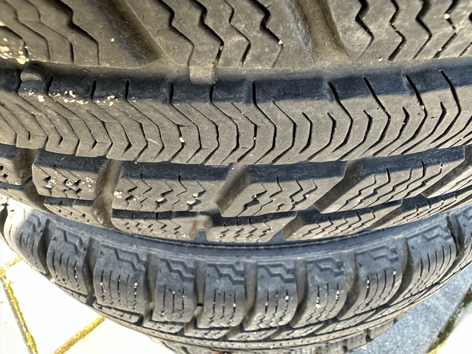 Opony zimowe . Bieżnikowane 205/55R16 z felgą stalową 5x112 100 zł szt