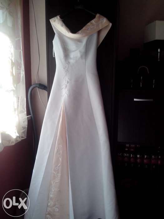 Powystawowe suknie ślubne z trenem rozmiar 36, 38