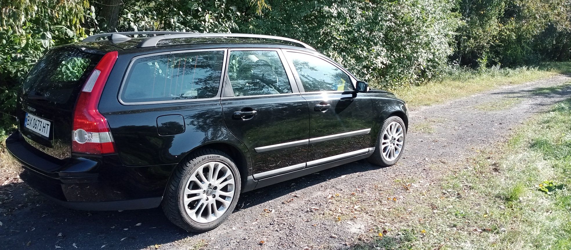 Автомобіль в ідеальному стані Volvo v 50.