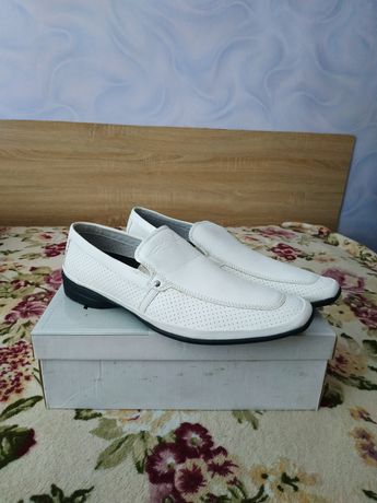 Новые мужские туфли 42 р. (стелька 29 см)