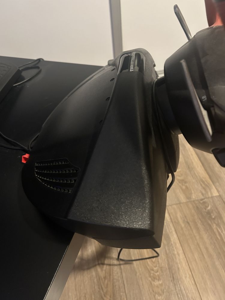 Sprzedam Thrustmaster 458 Spyder