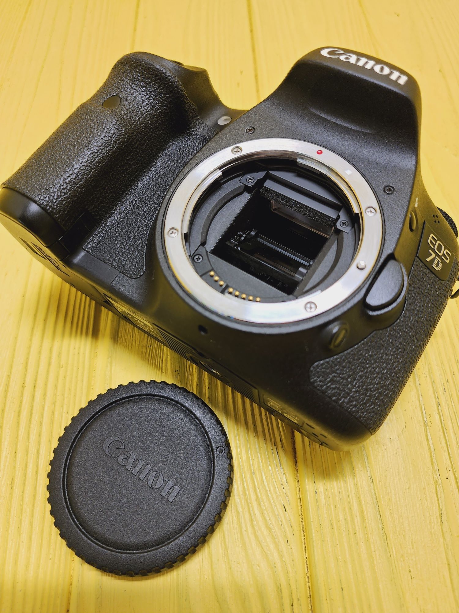 Canon EOS 7D (body)