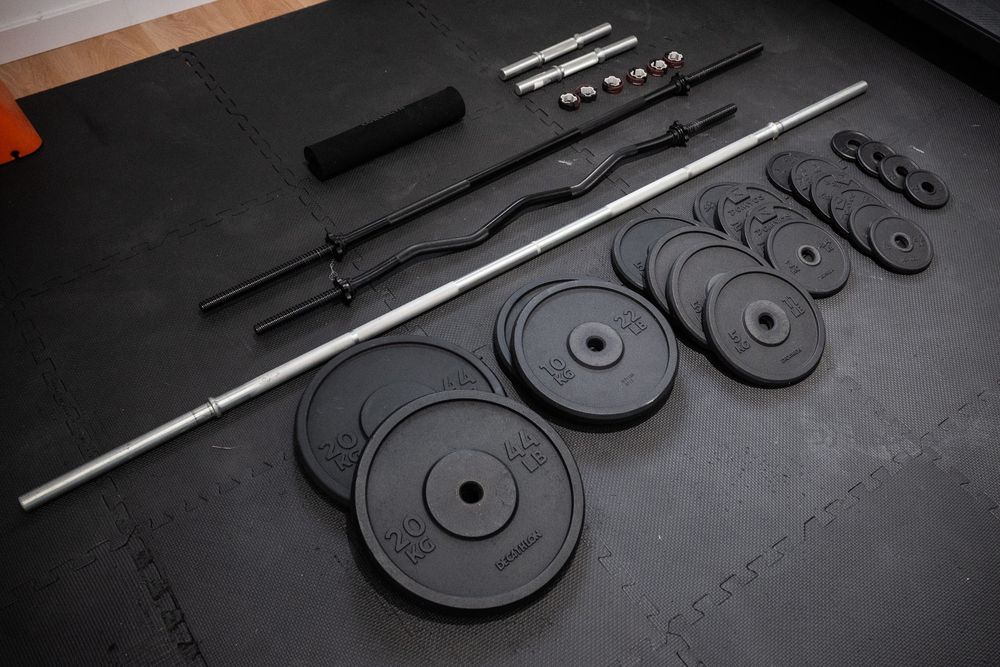 Siłownia domowa, sztanga + talerze Decathlon, ławka Zipro, stojak,