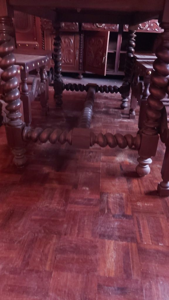 Móveis antigos  de sala de jantar