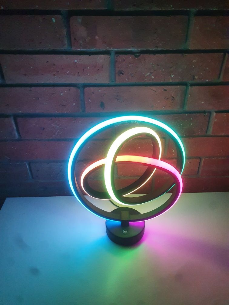 Nowoczesna lampa stołowa, lampa spiralna zmieniająca kolor RGB + IC, f