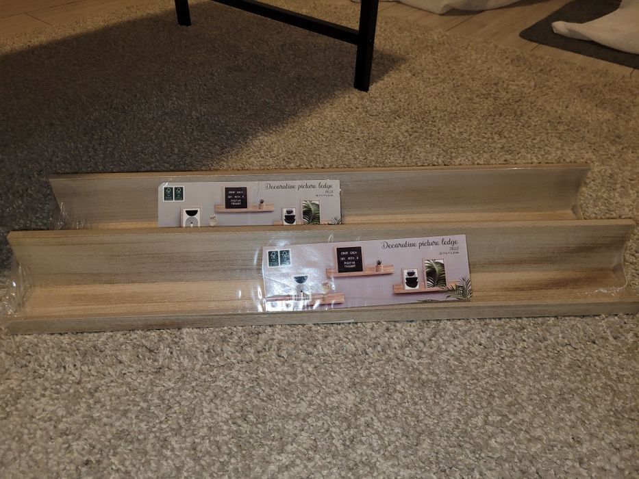 Dekoracyjne półki na zdięcia