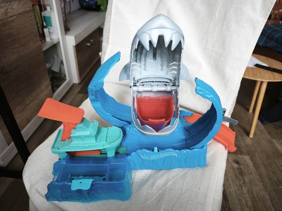 Hot Wheels акула