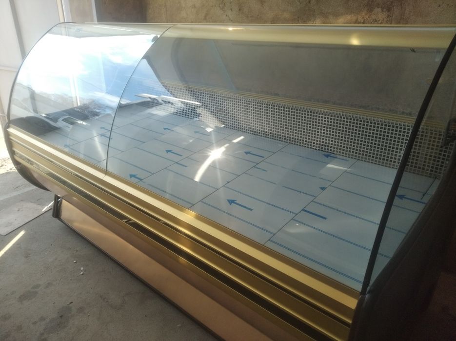 Холодильна вітрина