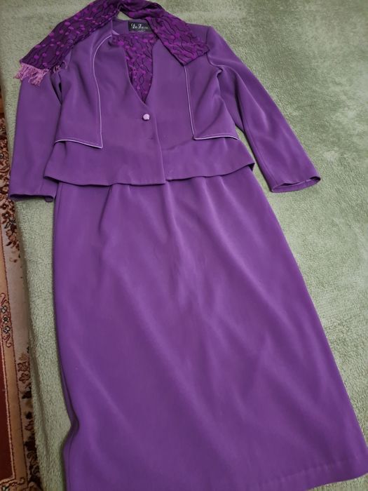 Костюм-трійка жіночий зі спідницею розмір 50