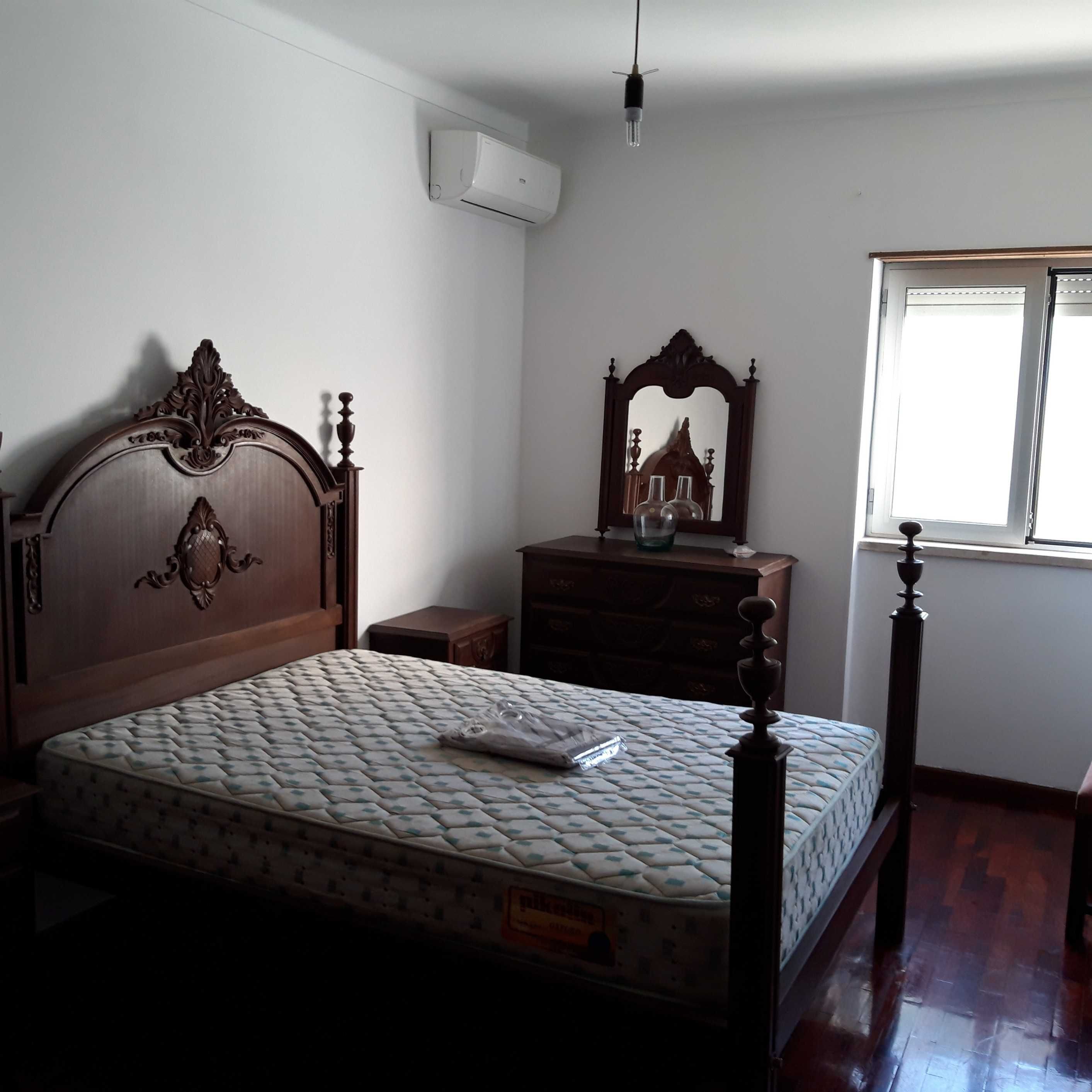 Apartamento T2 com garagem