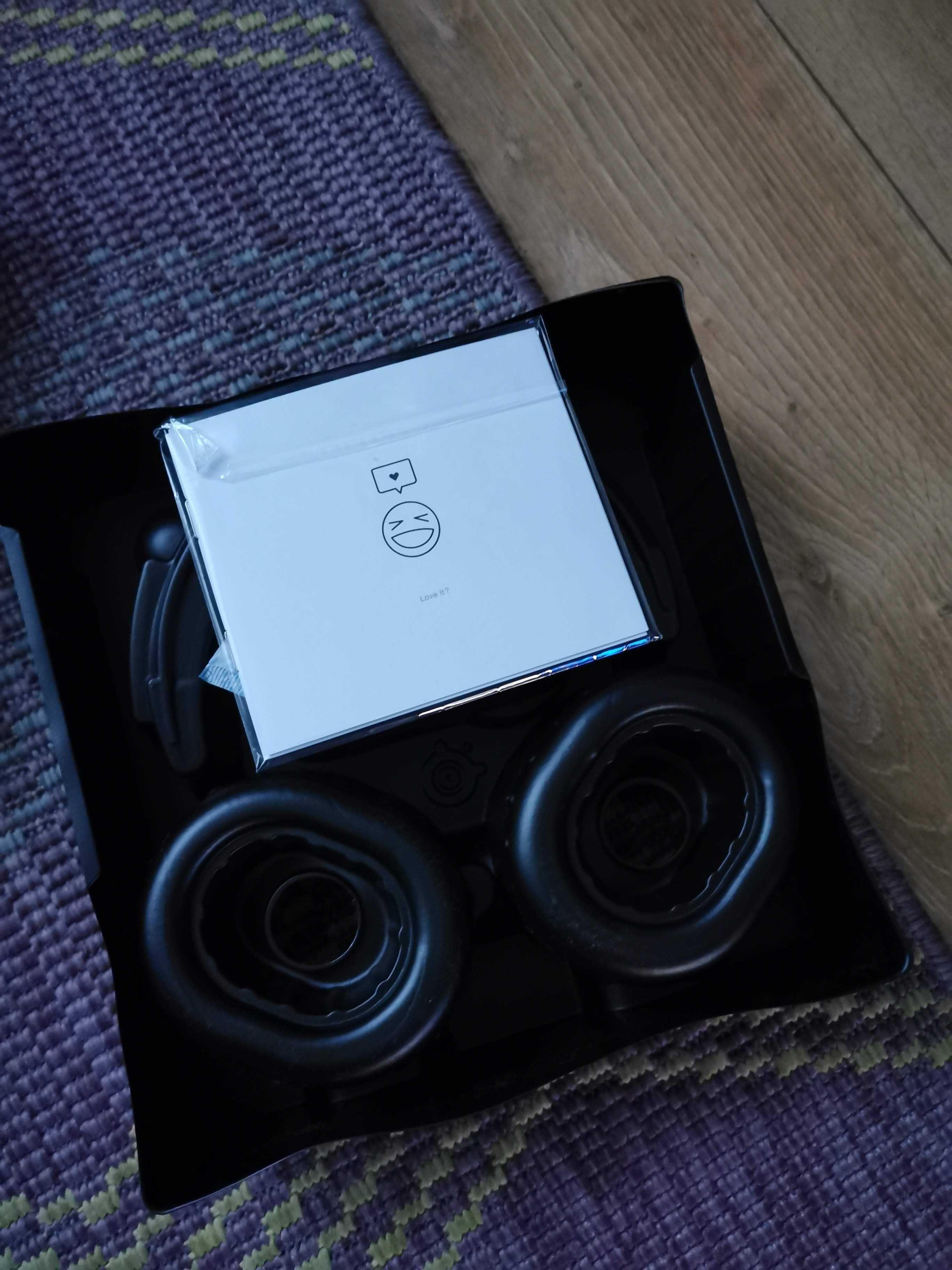 Pudełko od słuchawek steelseries Arctis 7