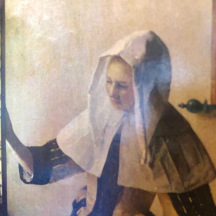 Young Woman with a Water Pitcher Johannes Vermeer, medidas nas fotos.