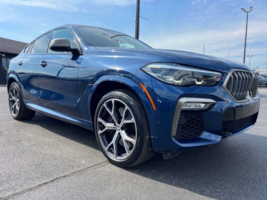 BMW X6 M50i      2021