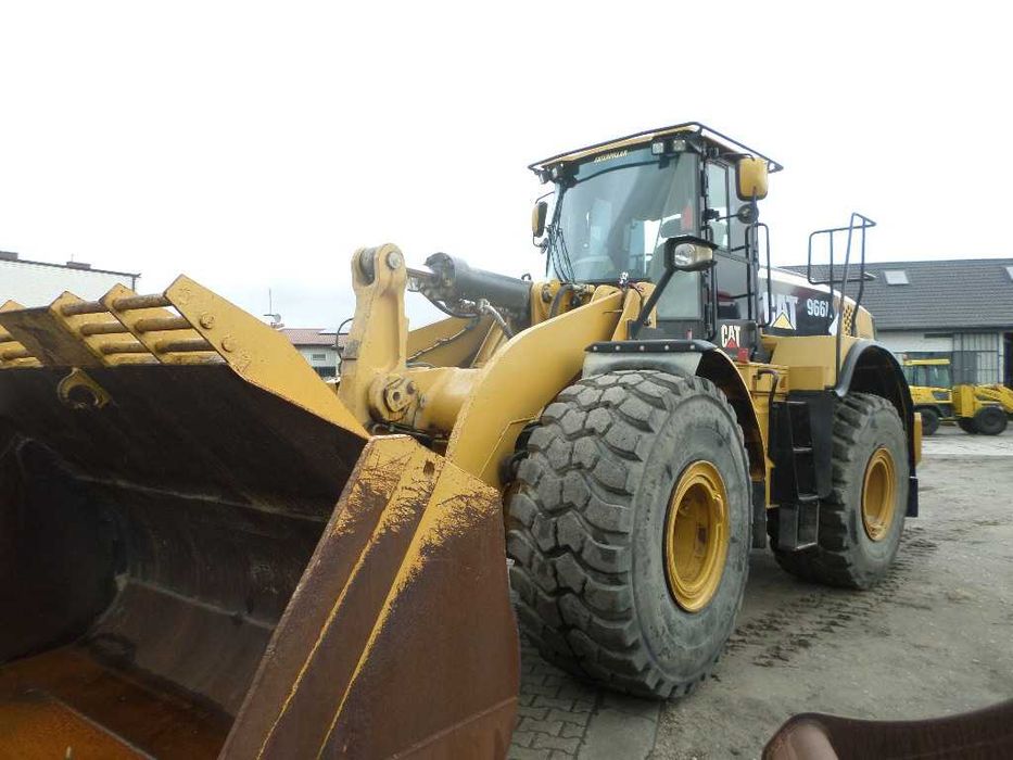 Ładowarka CAT 966K z Niemiec
