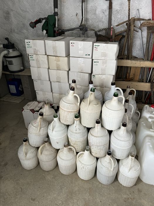 Garrafas e garrafões para vinho