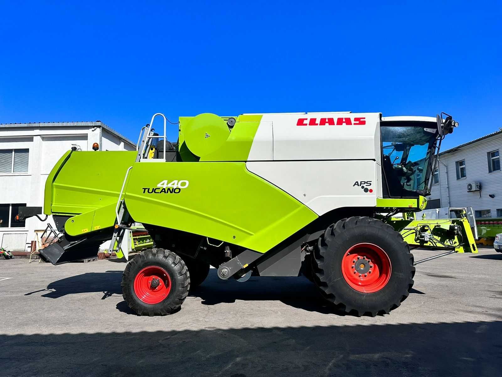 Claas Tucano 440