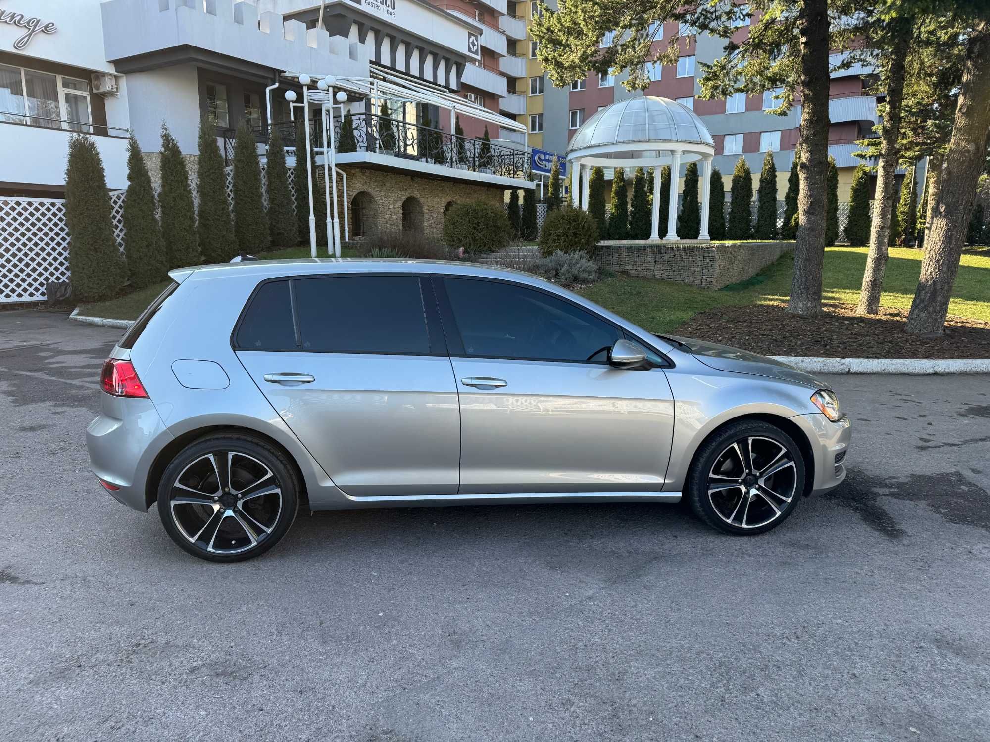 Продам Volkswagen Golf 2014