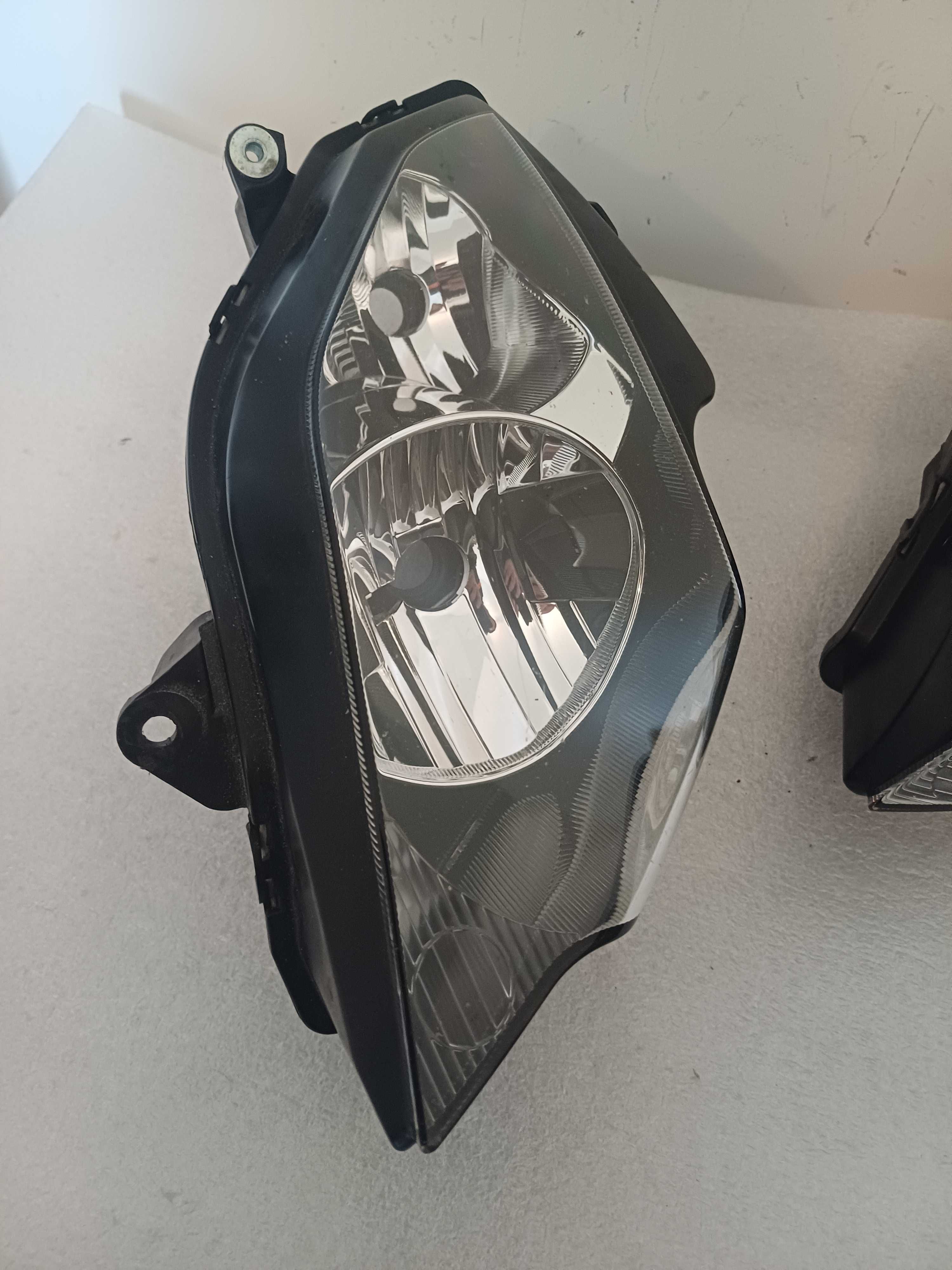 Reflektor VFR 800 V-TEC lewa prawa lampa