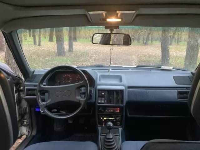 Audi 100 C3 1.8 Бенз