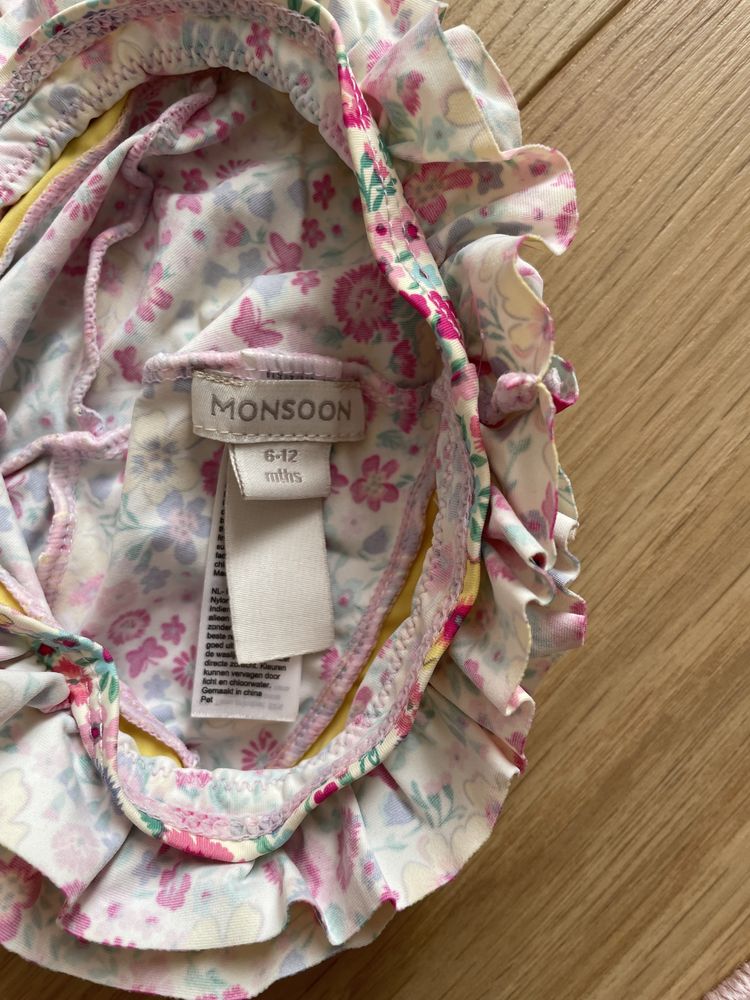 Strój kąpielowy majteczki i kapelusz