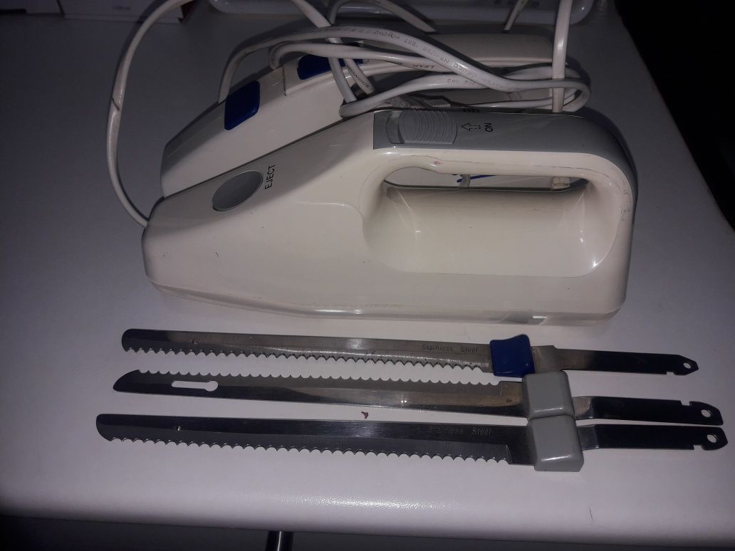 2 Facas elétricas como novas