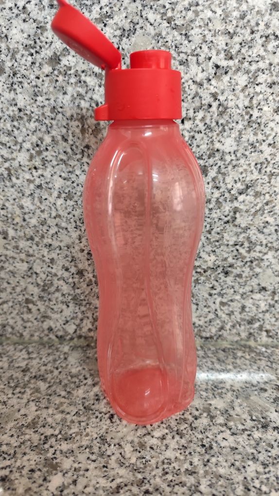 Garrafa de água tupperware