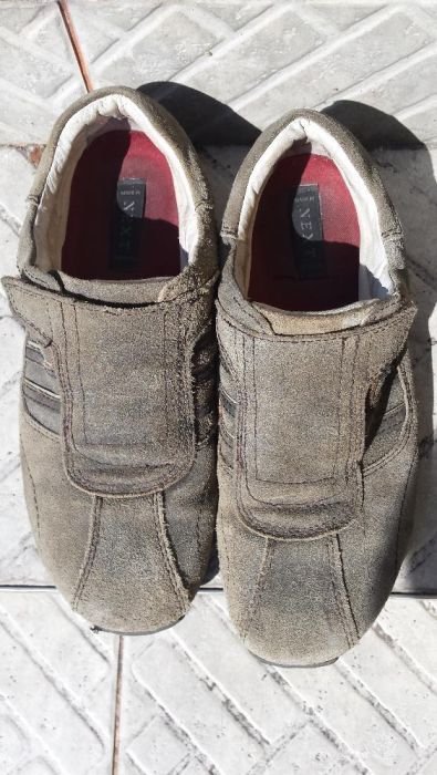 ,,''NEXT'' buty sportowe skórzane na rzepy rozm.43 dł.wkł.27cm.