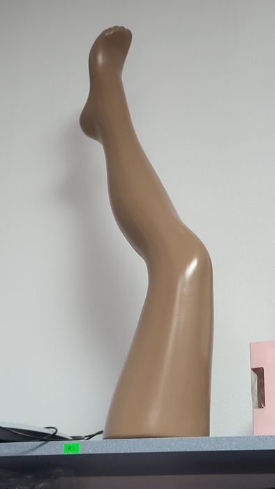 Продам чоловічі та жіночі манікени та вішалки