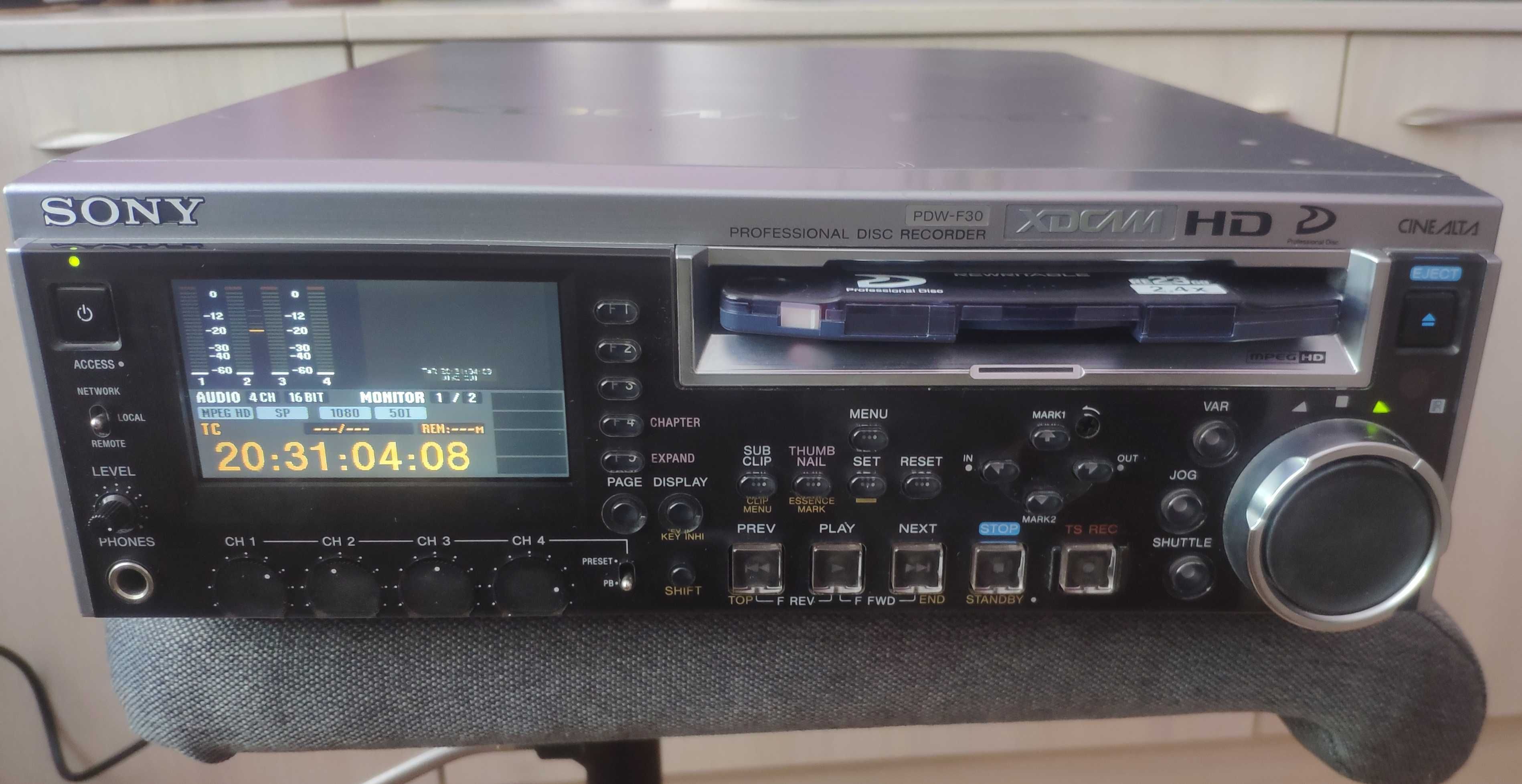 Відеорекодер PDW-R1 Sony XDCAМ Professional Disc Field Recorder Player
