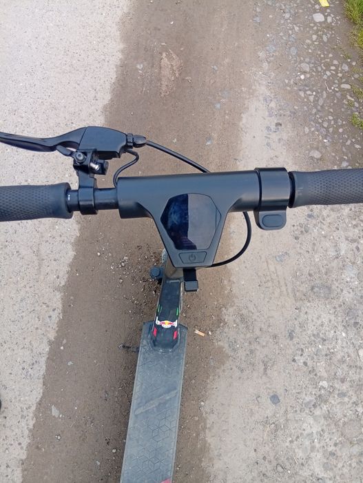 Електросамокат Aprilla esr 2