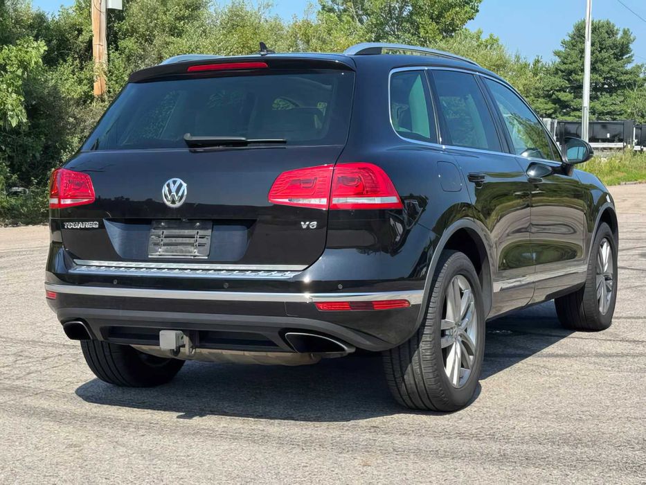 Volkswagen Touareg      2016