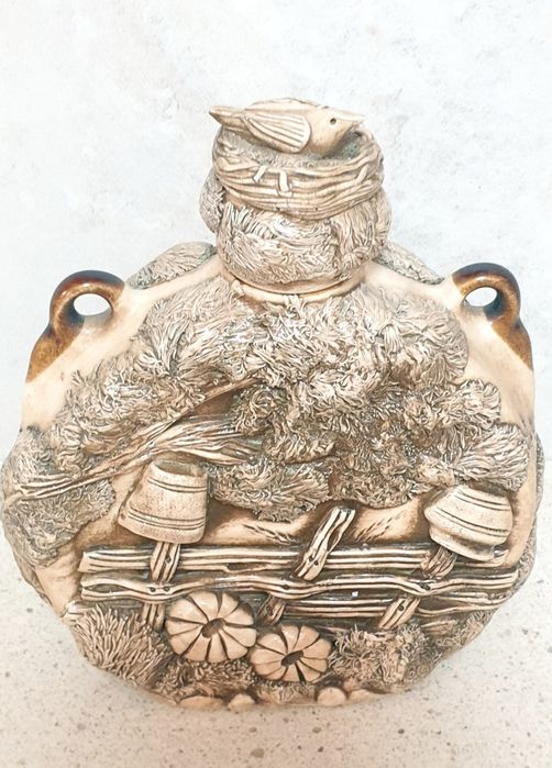 Linda garrafa / cantaril em cerâmica artistica