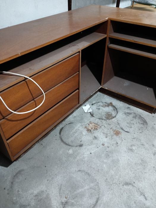 Balcão em Madeira Maciça