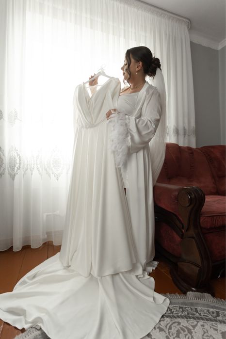 Продається розкішна весільна сукня